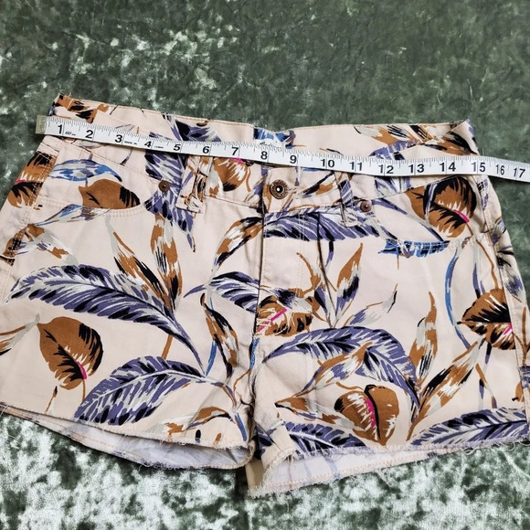Madewell Leaf Print Shorts - Picture 2 of 8